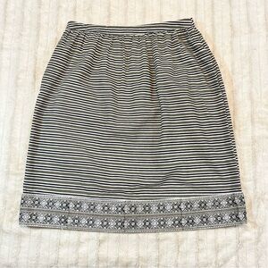 Down East  Embroidered A-Line Skirt Size Small